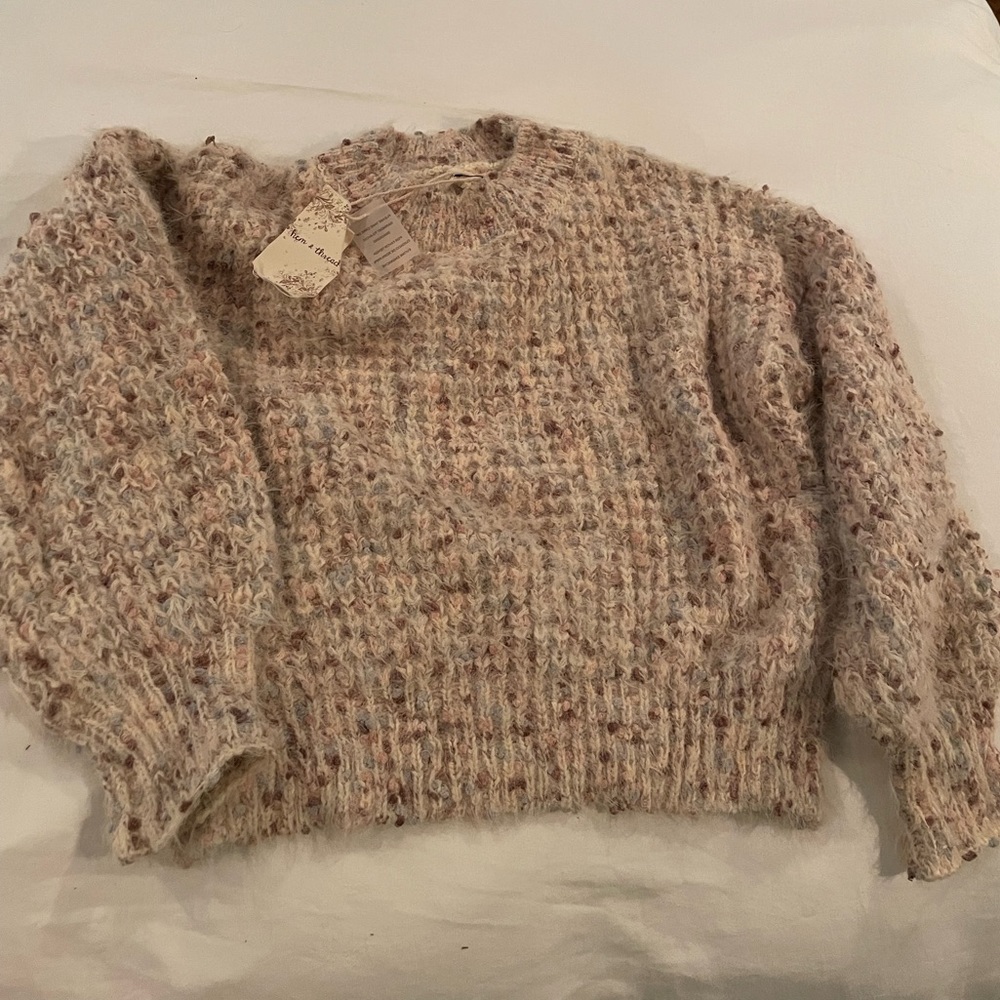 Hem & Thread Womens sweater cropped fit size small